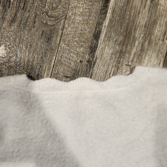 Francesca’s mi ami White Fuzzy V-Neck Sweater – Size Small - Picture 8 of 10